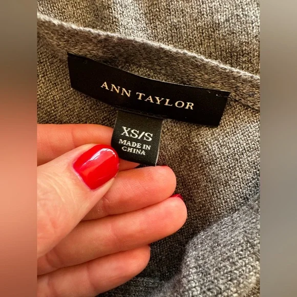 Ann Taylor Black & Gray Poncho, Size XS/S. Soft and stylish! - Picture 5 of 11